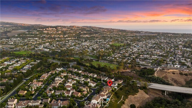 Building Photo - 58 Victoria