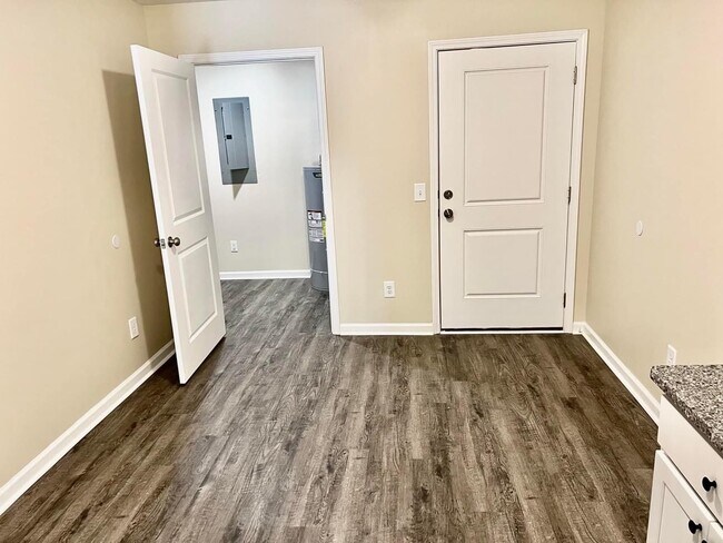 Building Photo - 1452 Murrill Hill Rd