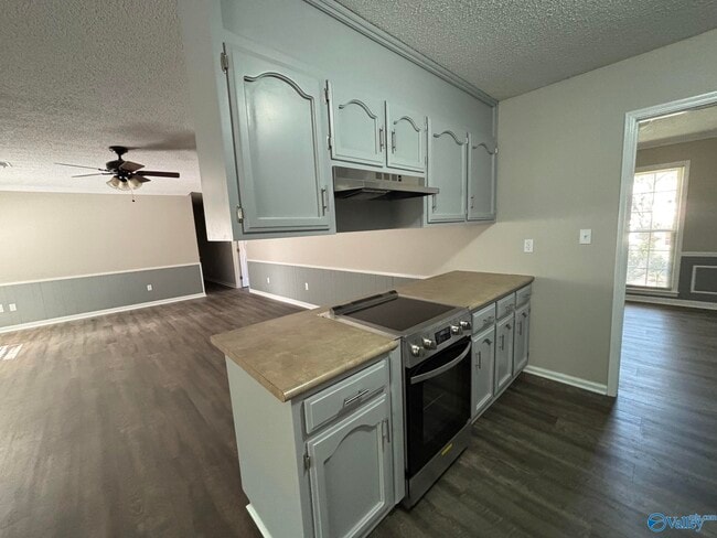 Building Photo - 2705 Willena Dr SE