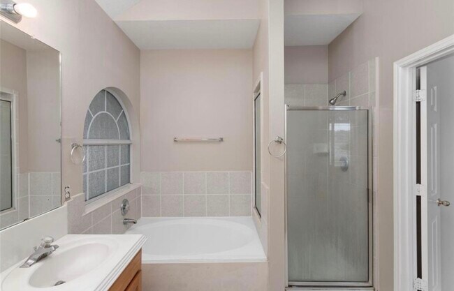 Building Photo - 10115 Cottonwood Canyon Dr