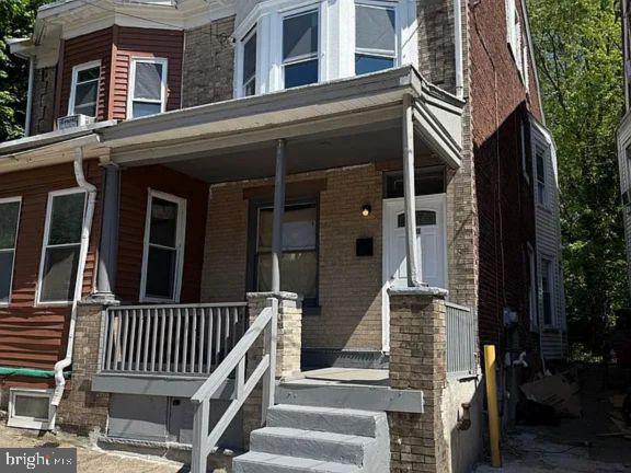 Building Photo - 510 N Hermitage Ave