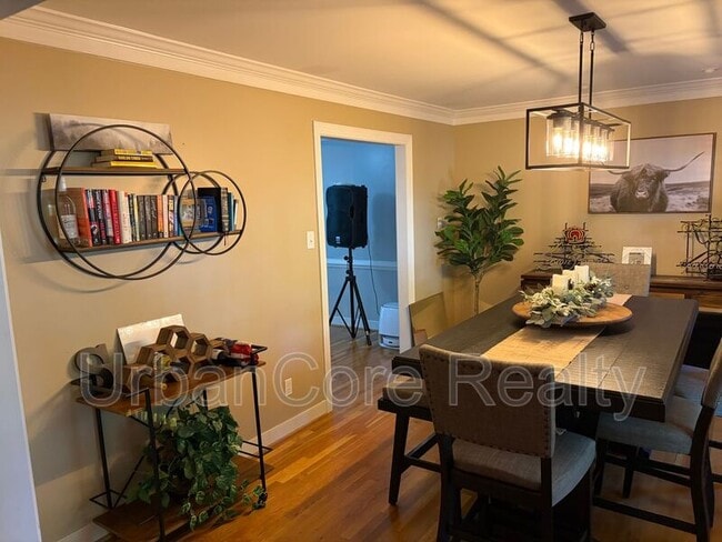 Building Photo - 7949 Flag Tail Dr