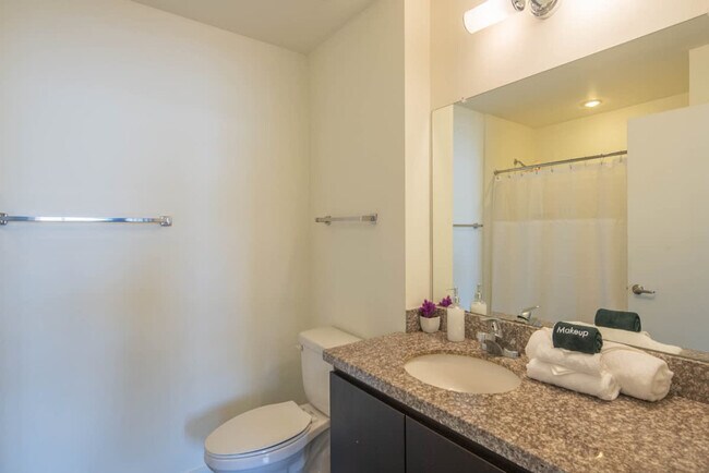 Building Photo - 333 E Roosevelt St