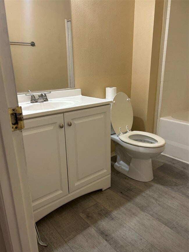 Building Photo - 27610 Horizon