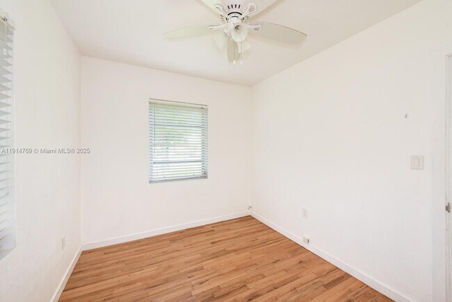 Building Photo - 7620 SW 55th Ave