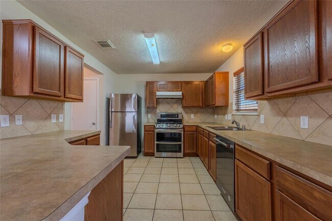 Building Photo - 11310 Sugar Bowl Dr