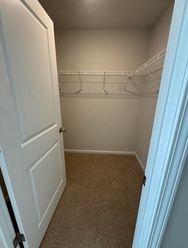 Building Photo - 403 Acosta Cir