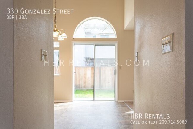 Building Photo - 330 Gonzalez St