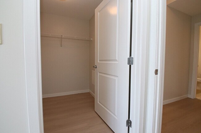 Building Photo - 175 Cottage St