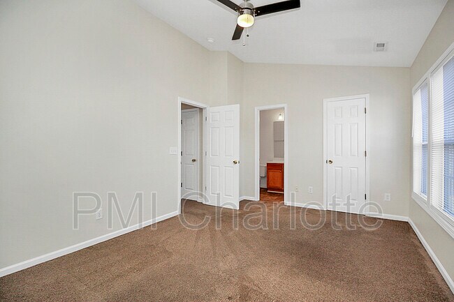 Building Photo - 1815 Butterfly Ln