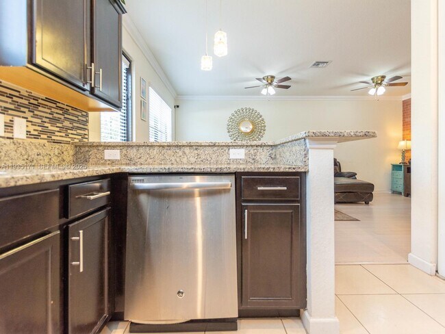 Building Photo - 12320 S Village Cir