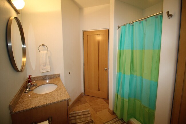 Building Photo - 9420 Seawall Blvd