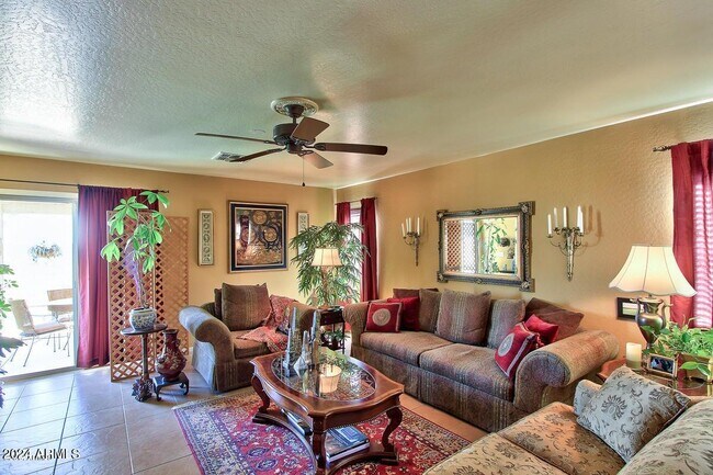 Building Photo - 16223 W Boca Raton Rd