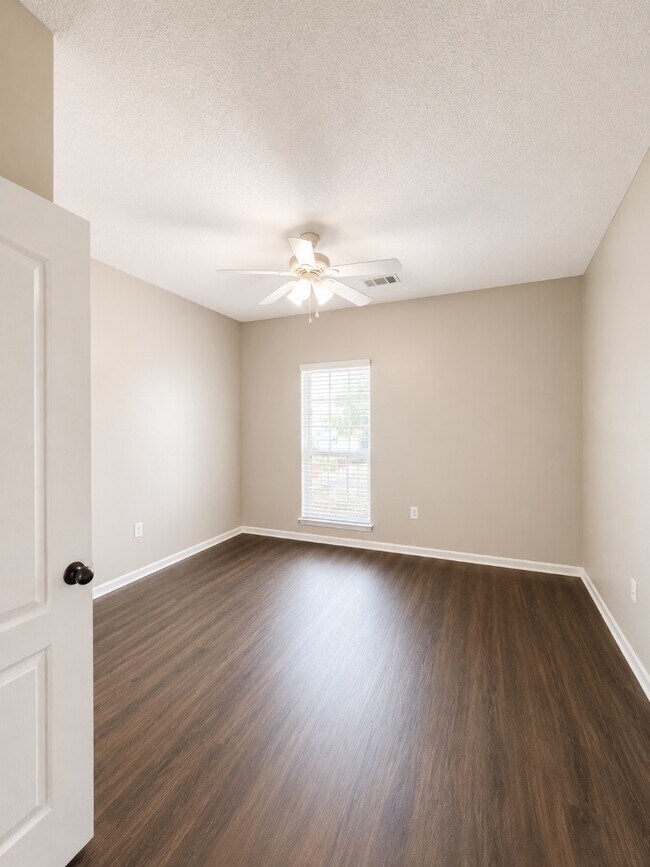 Building Photo - 239 Pine Meadows Cir