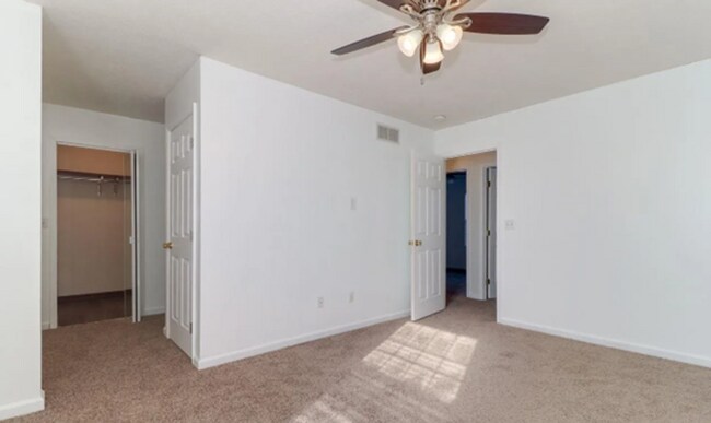 Building Photo - Spacious & Stylish 4-Bed, 4-Bath Townhome ...