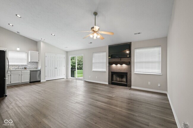 Building Photo - 6815 Cherry Laurel Ln