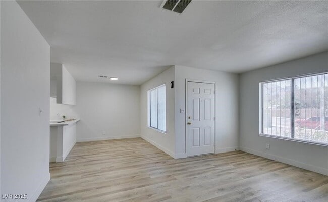 Building Photo - 6932 Kilgore Dr