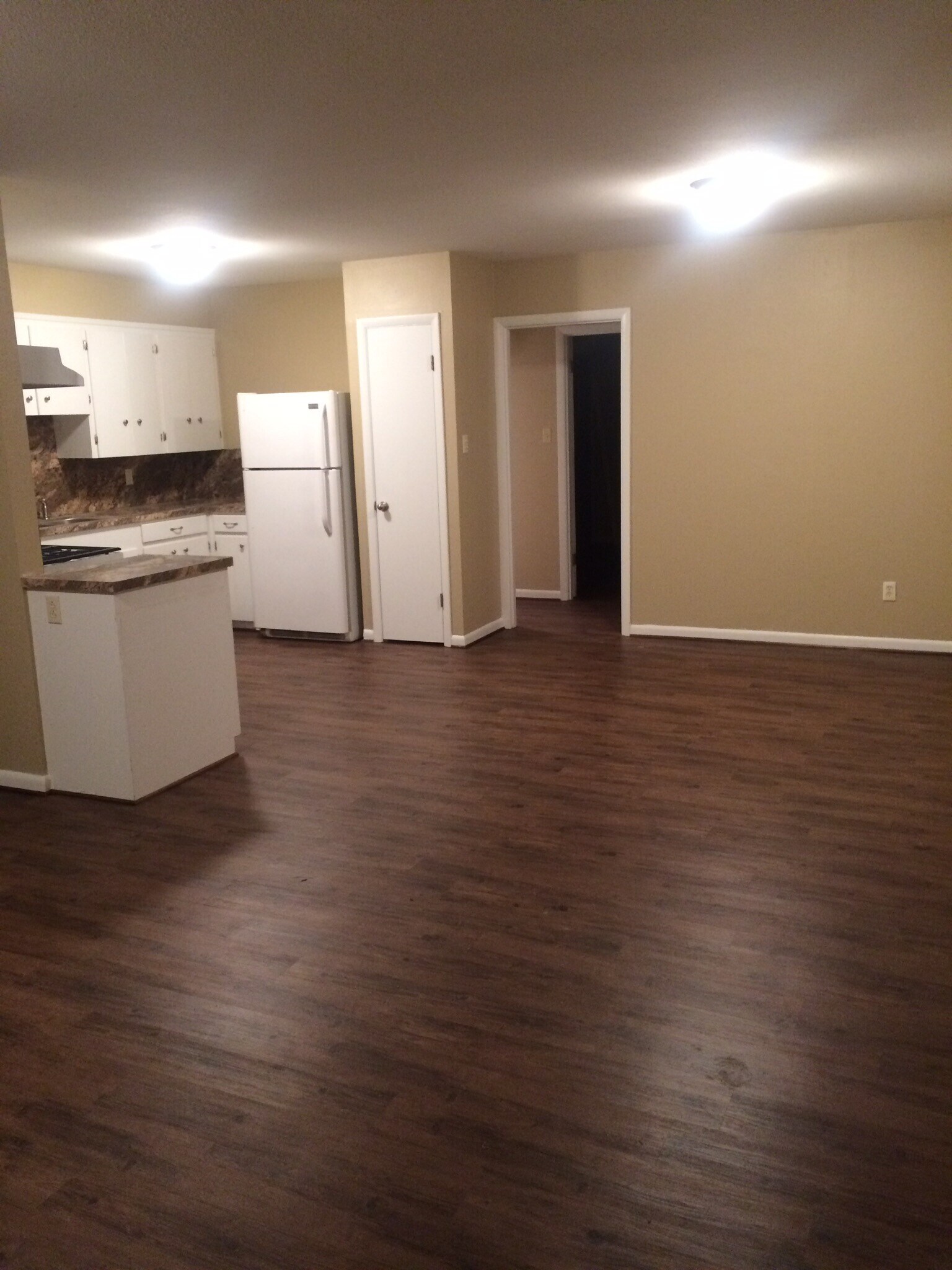 Building Photo - 221 Mitchell St