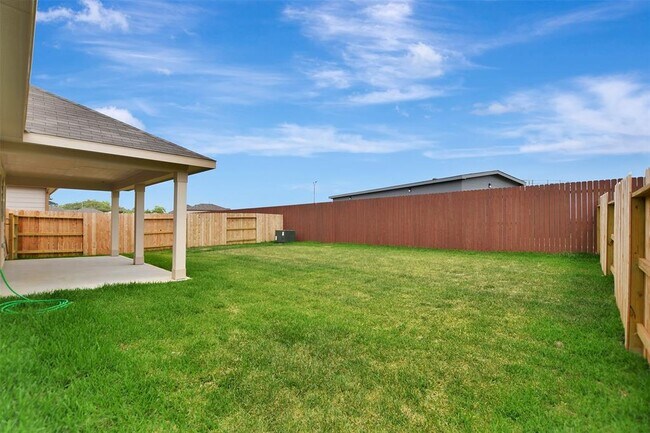 Building Photo - 18214 Sessile Oak Dr