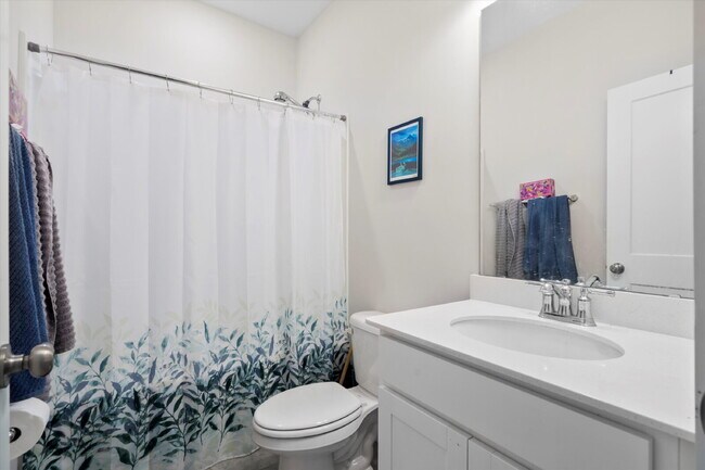 Building Photo - "Charming Townhouse within Carnes Crossroa...