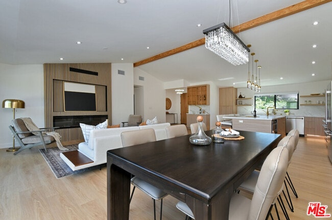 Building Photo - 26065 Farmfield Rd