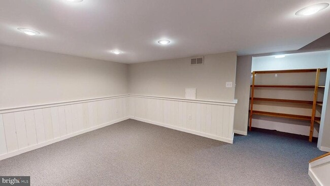 Building Photo - 72 Whethersfield Cir