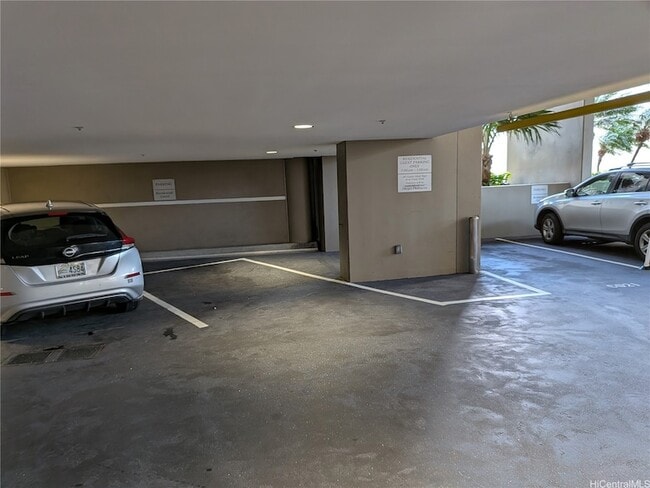 Building Photo - 1200 Queen Emma St