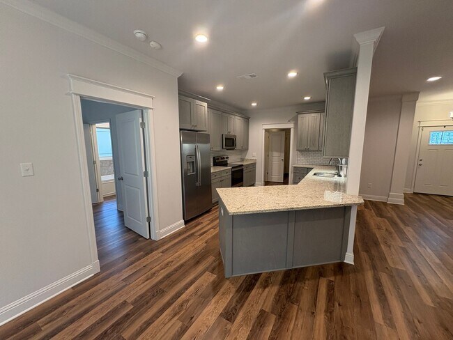 Building Photo - Beaultiful 3 bed 2 bath home in Long Beach