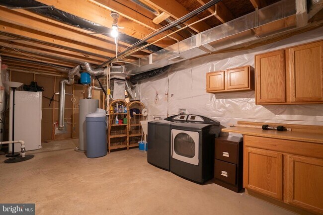 Building Photo - 10955 Southcoate Village Dr