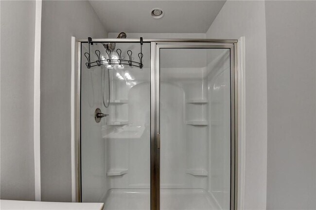 Building Photo - 3230 Westgate Park Dr