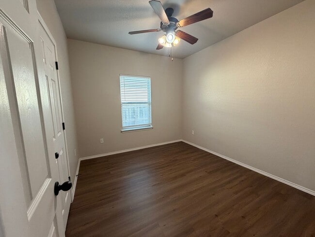 Building Photo - 1129 Stanley Wy