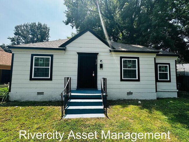 Primary Photo - 857 Bowen Cir