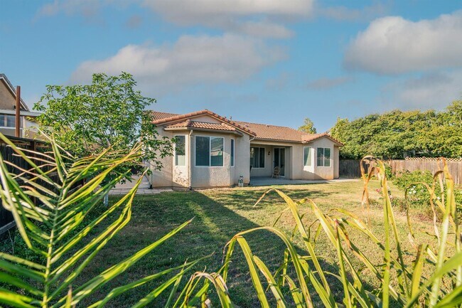 Building Photo - 3952 Serena Ave