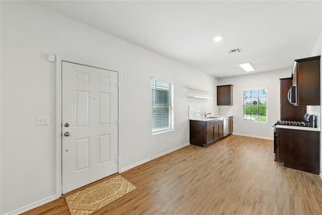 Building Photo - 7013 Tonka Ln