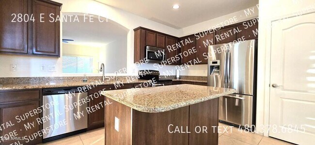 Building Photo - 2804 E Santa Fe Ct