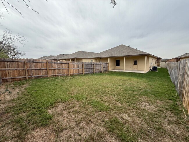 Building Photo - 431 Emma Dr