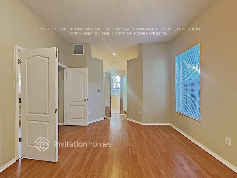 Building Photo - 3721 Hollow Wood Dr