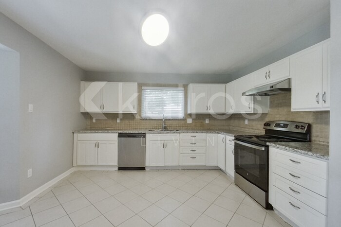 Building Photo - 4535 Sloangate Dr