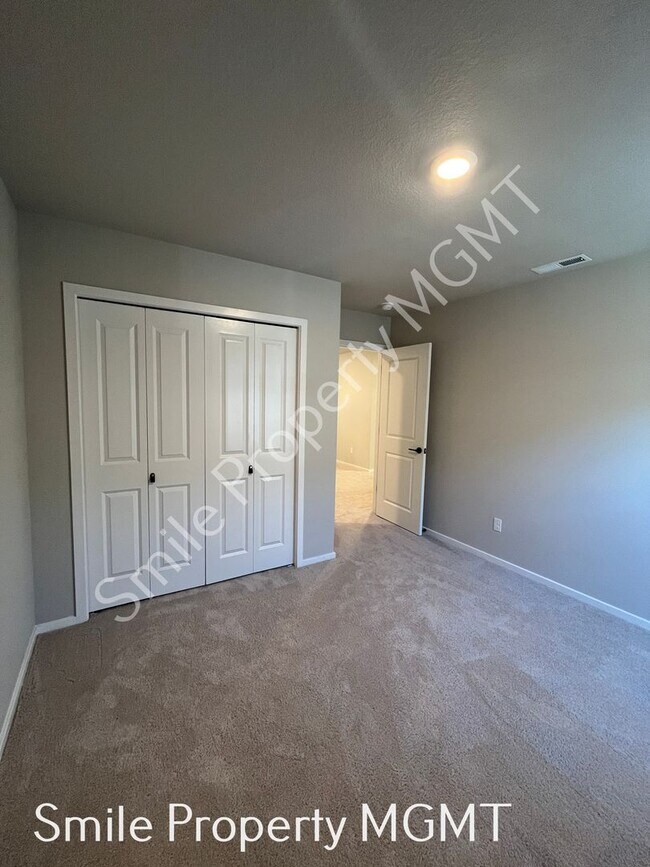 Building Photo - 14611 SW 78th Ave