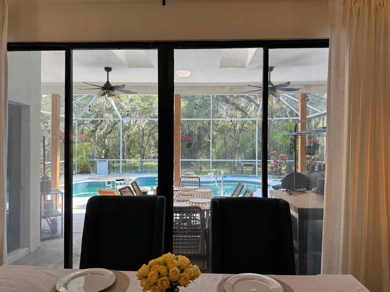 Building Photo - 7230 Oakridge Ave