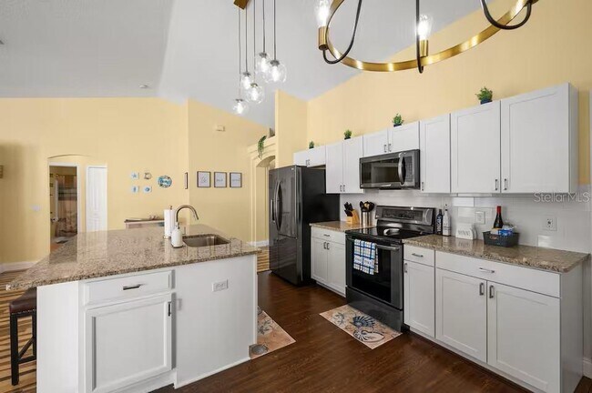 Building Photo - 3 Ryecroft Ln