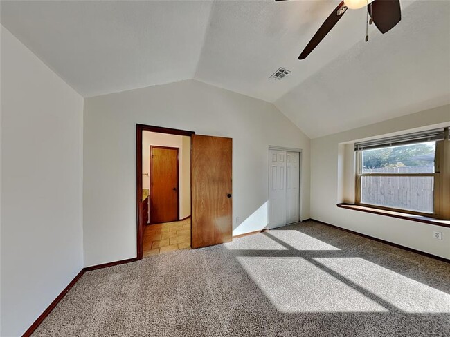 Building Photo - 3608 Teresa Dr