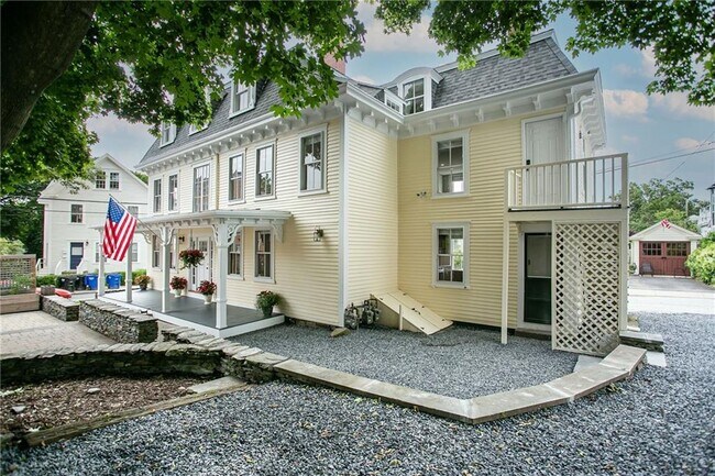 Building Photo - 43 Farewell St