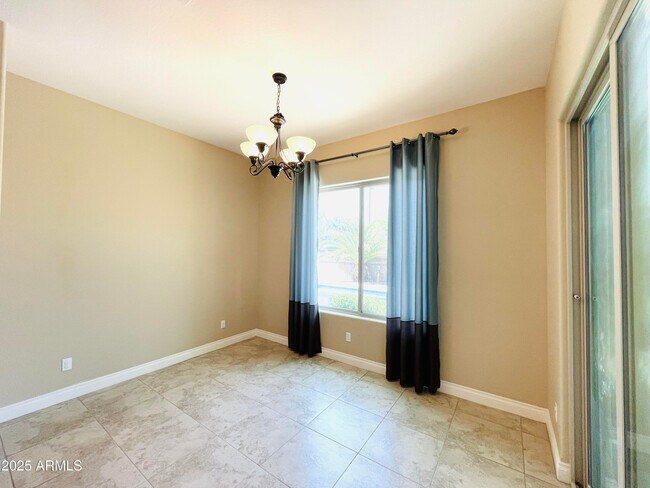 Building Photo - 3104 E Wildhorse Ct