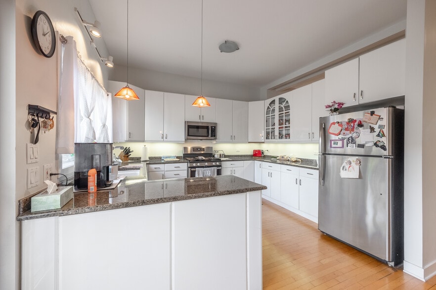 Primary Photo - 1723 N Wood St