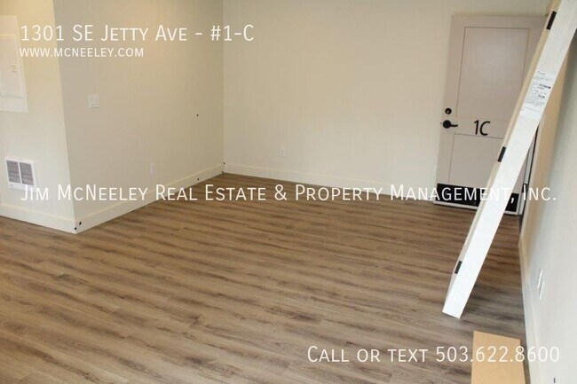 Building Photo - 1301 SE Jetty Ave