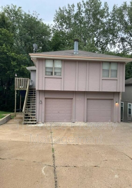 Building Photo - 8213 N Everton Ave