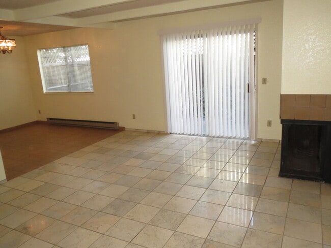 Building Photo - 41 Astrida Dr
