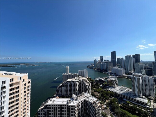 Building Photo - 848 Brickell Key Dr
