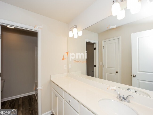 Building Photo - 3654 Madison St